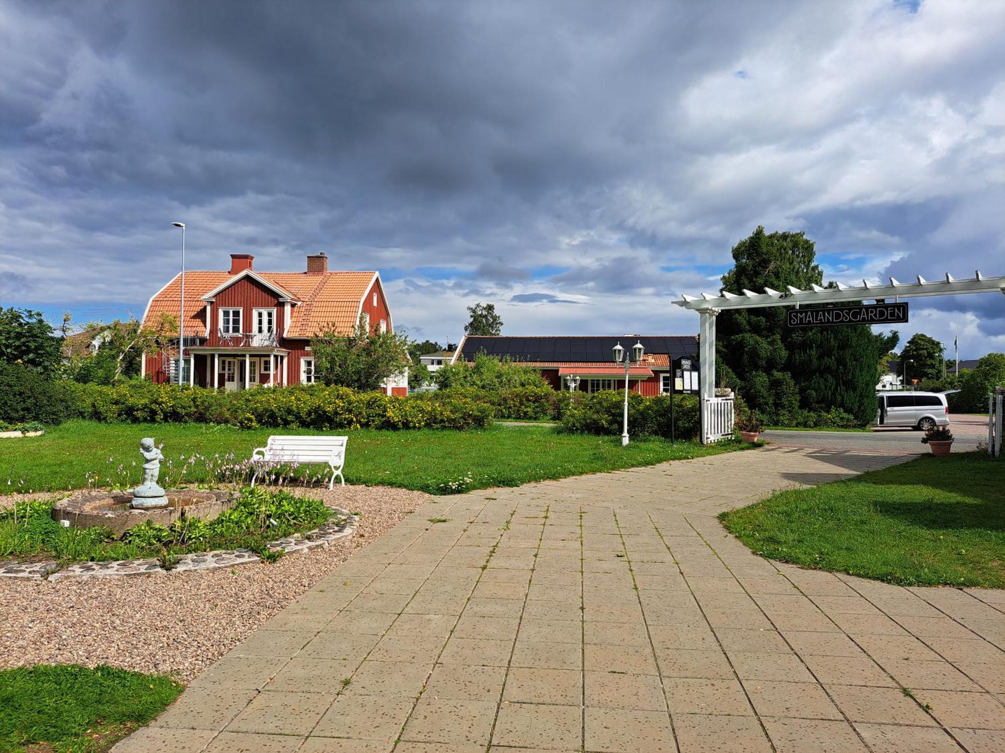 Smalandsgarden Hotel Gränna Exterior foto